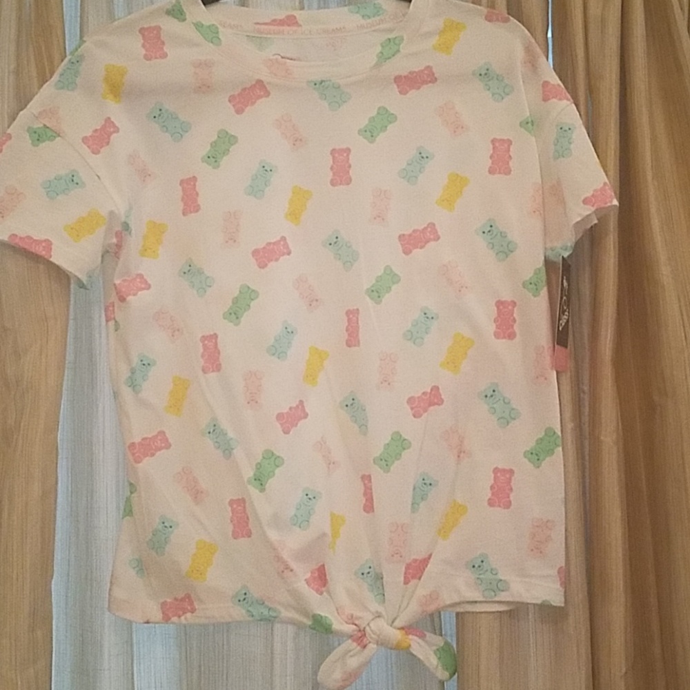 Museum of ice cream gummy bear top